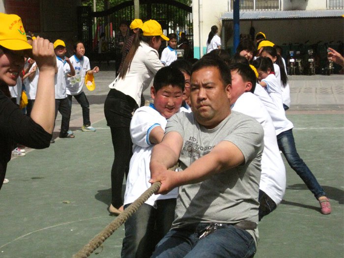 育才双语小学春季家校联谊运动会 育才双语小学春季家校联谊运动会