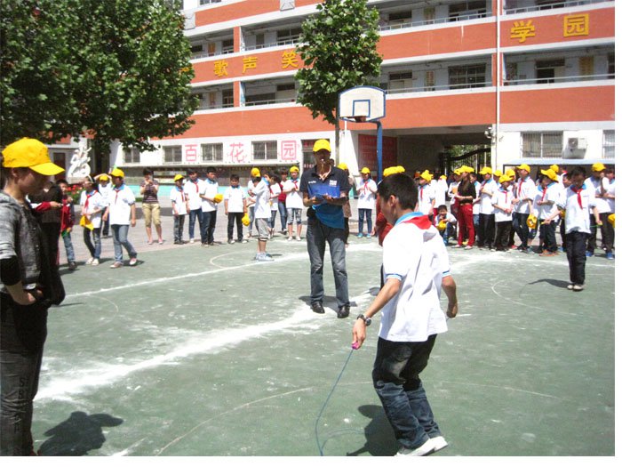 育才双语小学春季家校联谊运动会 育才双语小学春季家校联谊运动会