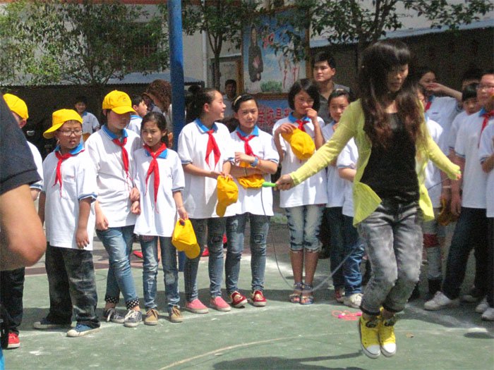育才双语小学春季家校联谊运动会 育才双语小学春季家校联谊运动会