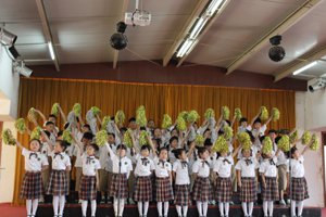 革命歌曲班班唱歌咏比赛