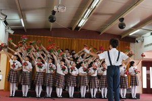 革命歌曲班班唱歌咏比赛