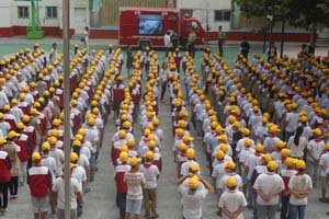 新学期军训及火灾逃生演练