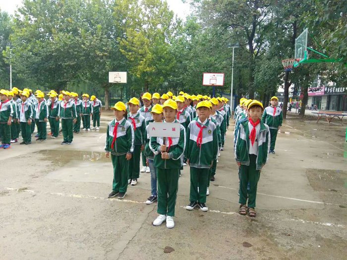 身健意坚，做阳光少年