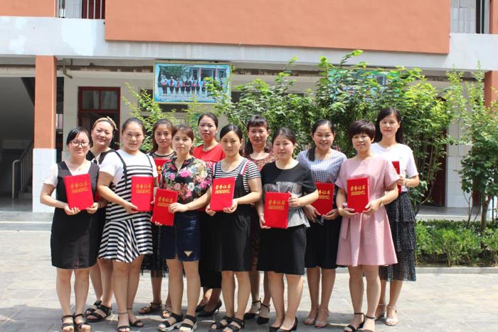 育才双语小学第十一届读书节胜利闭幕