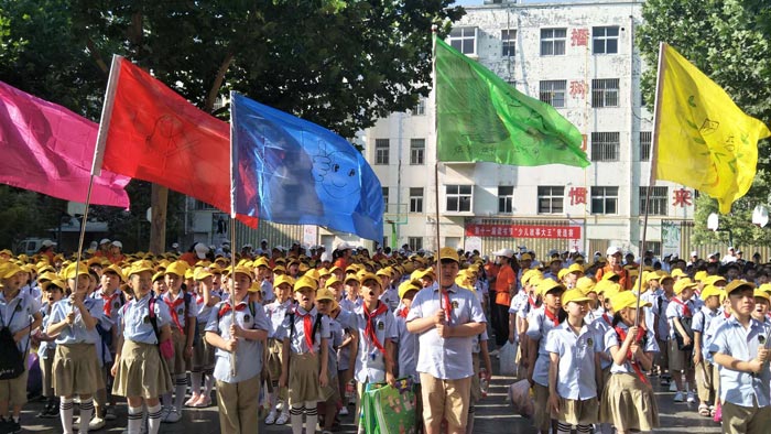 育才双语小学举行“放飞梦想 拥抱大自然”大型户外签约活动 育才双语小学举行“放飞梦想 拥抱大自然”大型户外签约活动