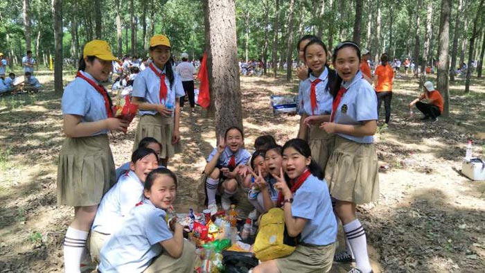 育才双语小学举行“放飞梦想 拥抱大自然”大型户外签约活动 育才双语小学举行“放飞梦想 拥抱大自然”大型户外签约活动