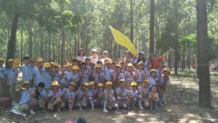 育才双语小学举行“放飞梦想 拥抱大自然”大型户外签约活动 育才双语小学举行“放飞梦想 拥抱大自然”大型户外签约活动