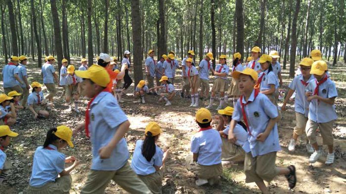 育才双语小学举行“放飞梦想 拥抱大自然”大型户外签约活动 育才双语小学举行“放飞梦想 拥抱大自然”大型户外签约活动