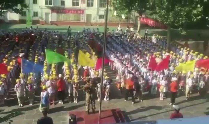 育才双语小学举行“放飞梦想 拥抱大自然”大型户外签约活动 育才双语小学举行“放飞梦想 拥抱大自然”大型户外签约活动