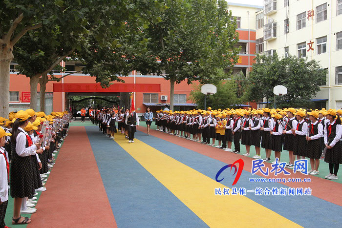 育才双语小学举行教师节庆典活动 育才双语小学举行教师节庆典活动
