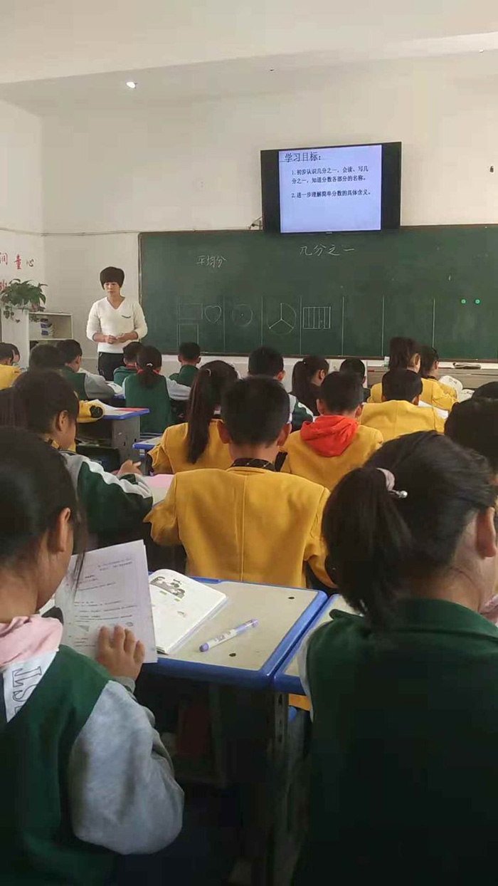 齐头并进,亮我风采——记育才双语小学低年级数学组听评课 齐头并进,亮我风采——记育才双语小学低年级数学组听评课