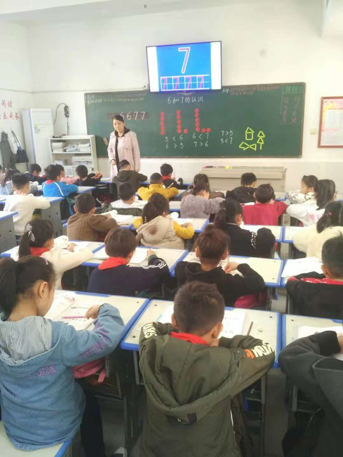 齐头并进,亮我风采——记育才双语小学低年级数学组听评课 齐头并进,亮我风采——记育才双语小学低年级数学组听评课