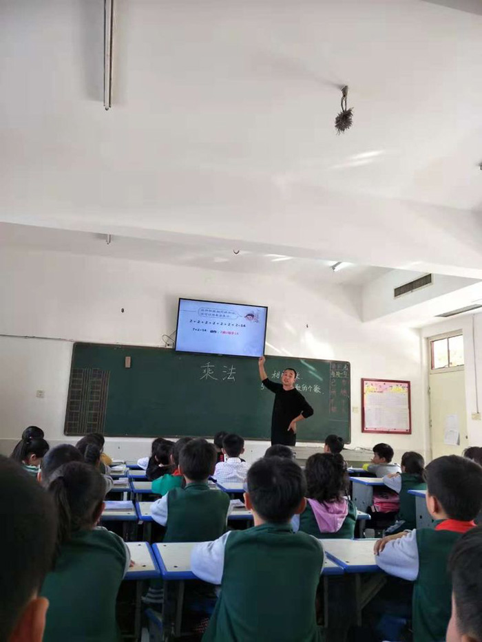 齐头并进,亮我风采——记育才双语小学低年级数学组听评课 齐头并进,亮我风采——记育才双语小学低年级数学组听评课