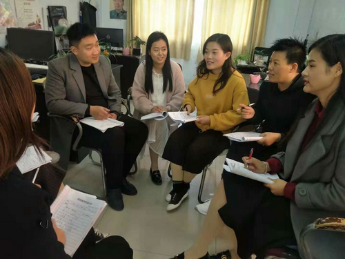 齐心协力共交流,听课评课促成长—育才双语小学技科组听评课活动 齐心协力共交流,听课评课促成长—育才双语小学技科组听评课活动