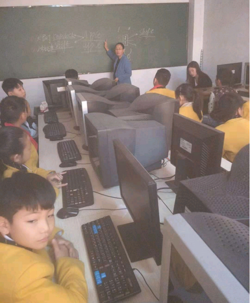 齐心协力共交流,听课评课促成长—育才双语小学技科组听评课活动 齐心协力共交流,听课评课促成长—育才双语小学技科组听评课活动
