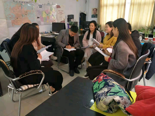 齐心协力共交流,听课评课促成长—育才双语小学技科组听评课活动 齐心协力共交流,听课评课促成长—育才双语小学技科组听评课活动