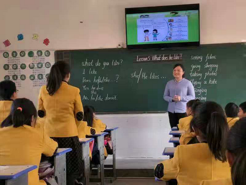 共同进步 共同提高---育才双语小学英语组听评课 共同进步 共同提高---育才双语小学英语组听评课