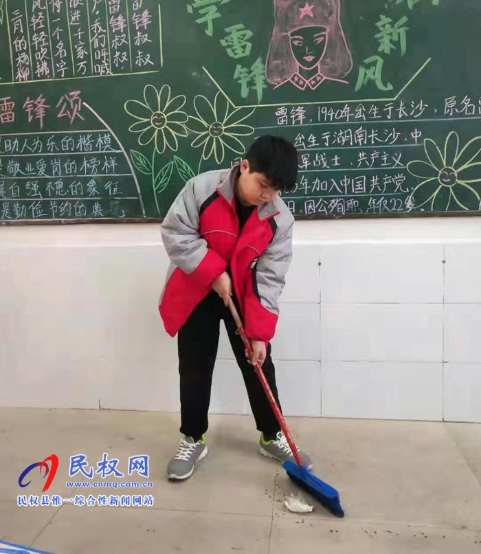 学雷锋 践行动——争做育才“小雷锋” 学雷锋 践行动——争做育才“小雷锋”