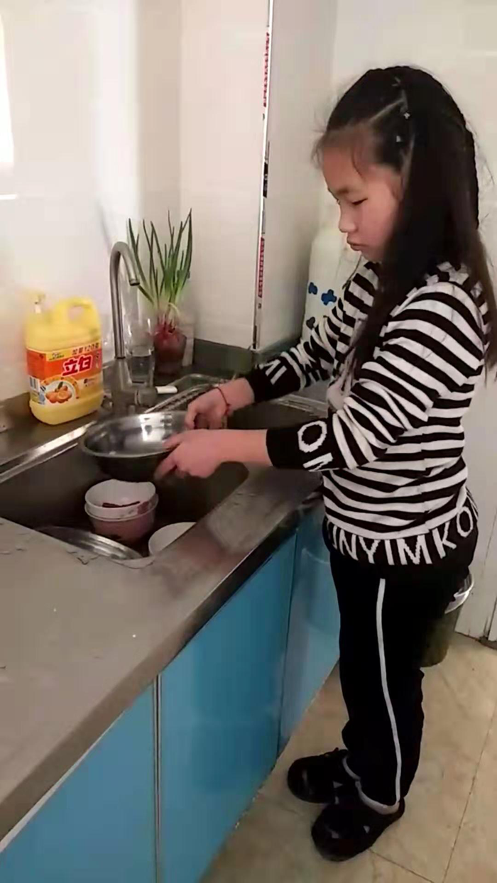 三月自有感恩情 雷锋精神驻育才--争做育才“小雷锋”报道 三月自有感恩情 雷锋精神驻育才--争做育才“小雷锋”报道