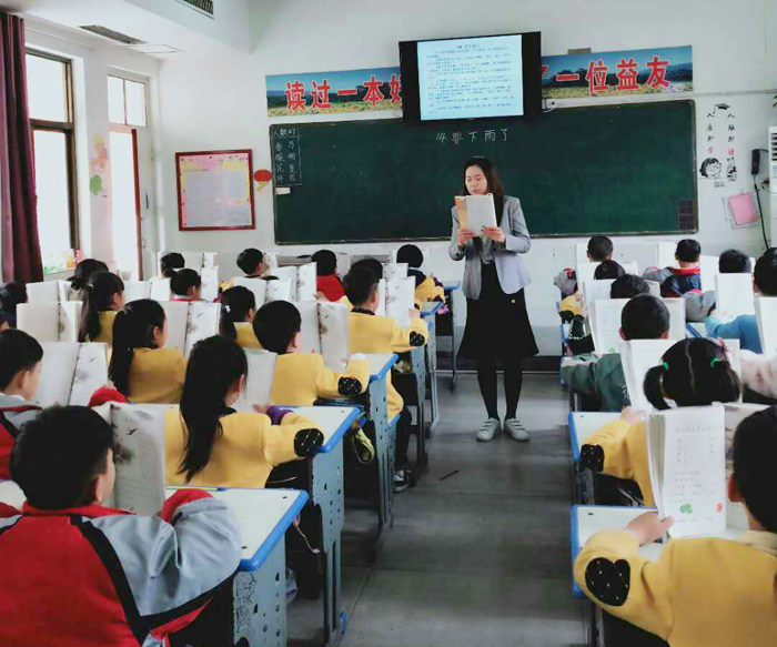 因生动而精彩 因扎实而优秀——低年级组语文教师听评课活动 因生动而精彩 因扎实而优秀——低年级组语文教师听评课活动