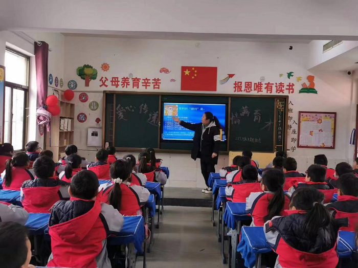 爱心传递   情暖校园