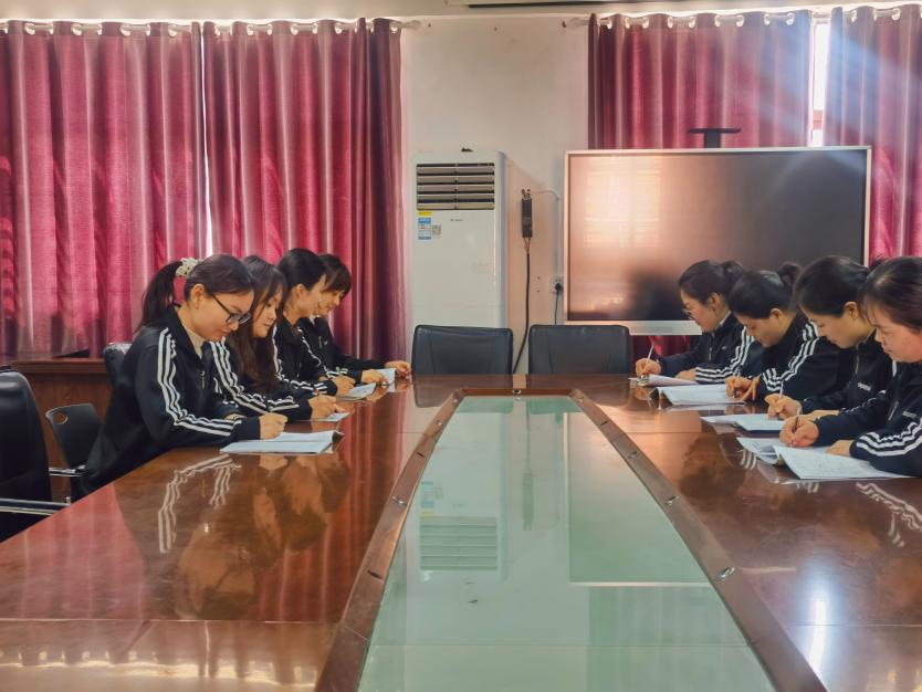 “英”你美好，“语”你同行-----记民权县育才小学英语组听评课活