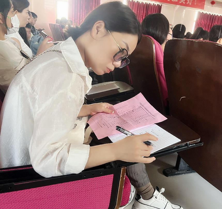 家校合力  共育未来——民权县育才小学家长学校开学典礼