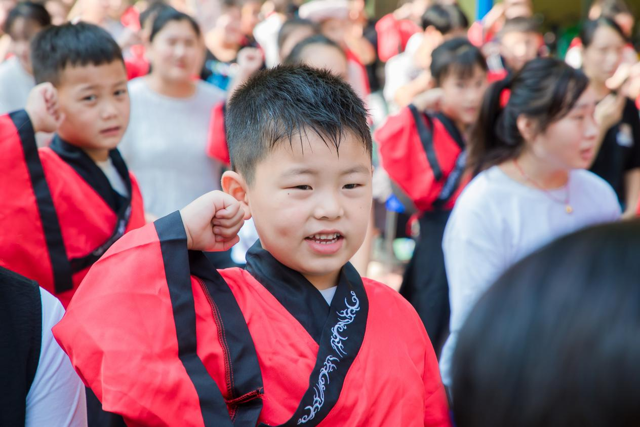 “开笔启礼，礼润人生”民权县育才小学一年级启蒙拜师礼