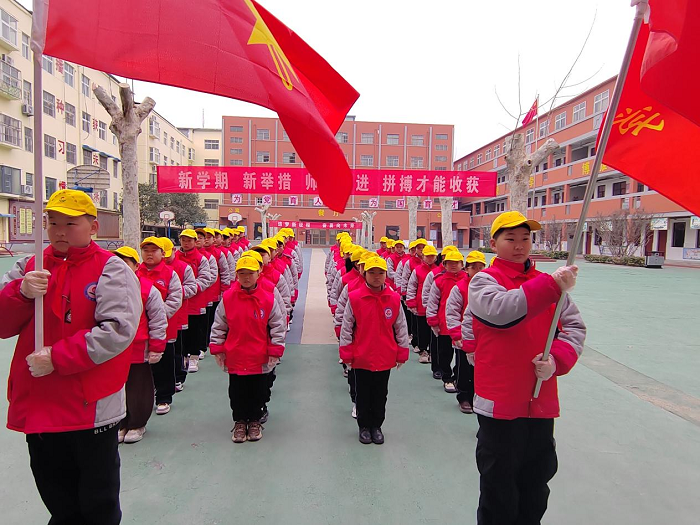志愿学雷锋 环保我先行 ——民权县育才小学雷锋日纪实活动