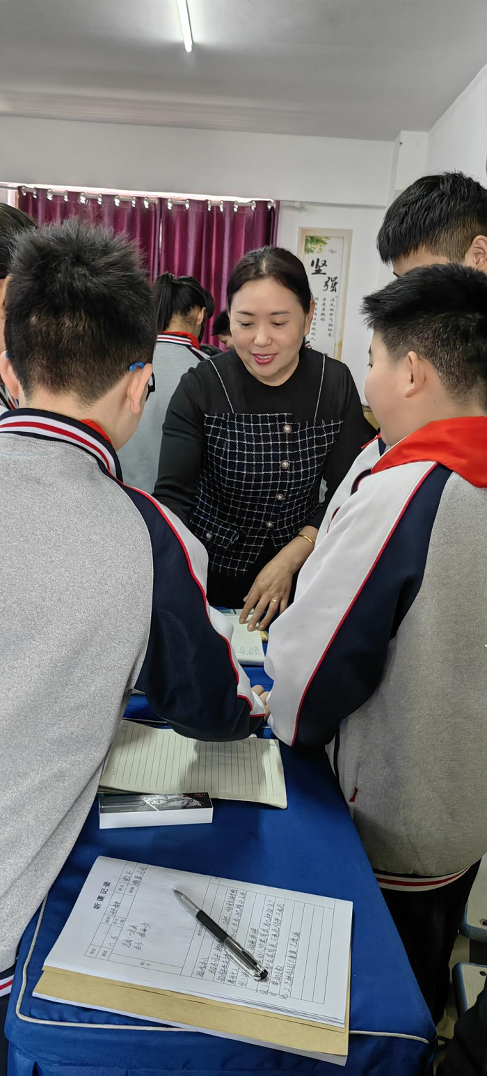 乘教研之风   展数学之美 ---民权县育才小学数学组公开课活动