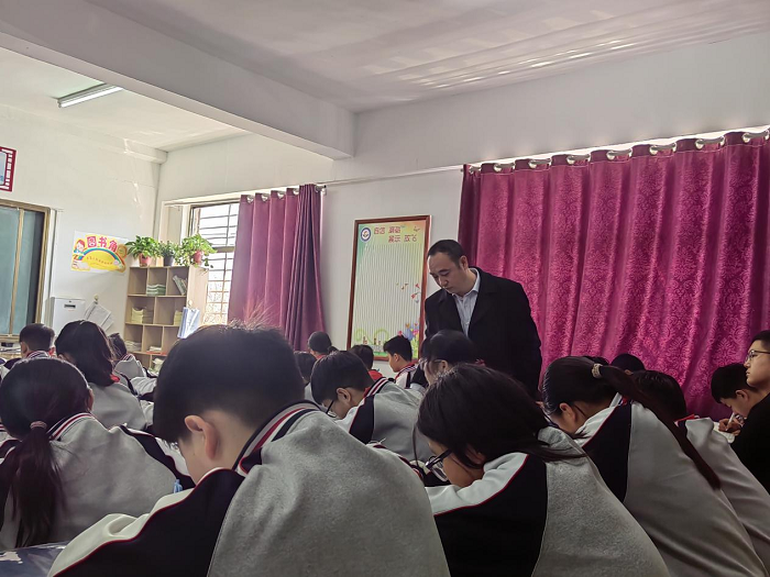 乘教研之风   展数学之美 ---民权县育才小学数学组公开课活动