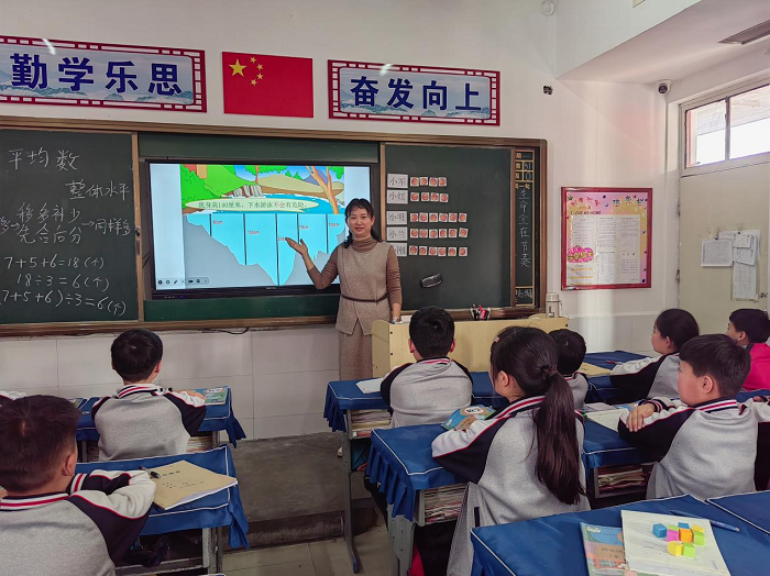 乘教研之风   展数学之美 ---民权县育才小学数学组公开课活动