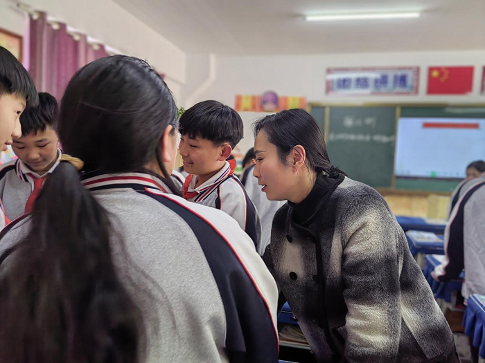 乘教研之风   展数学之美 ---民权县育才小学数学组公开课活动