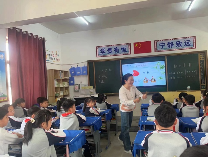 多彩音体美 趣味促成长 —民权县育才小学音体美信息技术公开课活