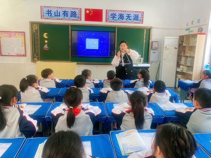 多彩音体美 趣味促成长 —民权县育才小学音体美信息技术公开课活