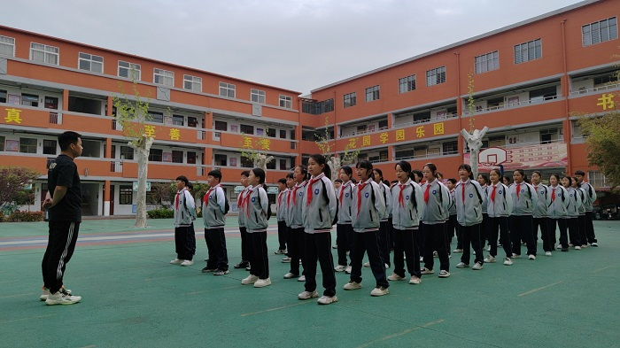 多彩音体美 趣味促成长 —民权县育才小学音体美信息技术公开课活
