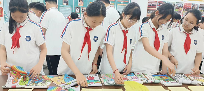 以评比促提高 以示范促规范
