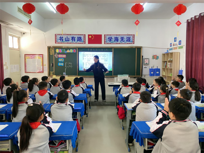 多彩课堂音体美   寓教于艺助成长——民权县育才小学技科组听评课