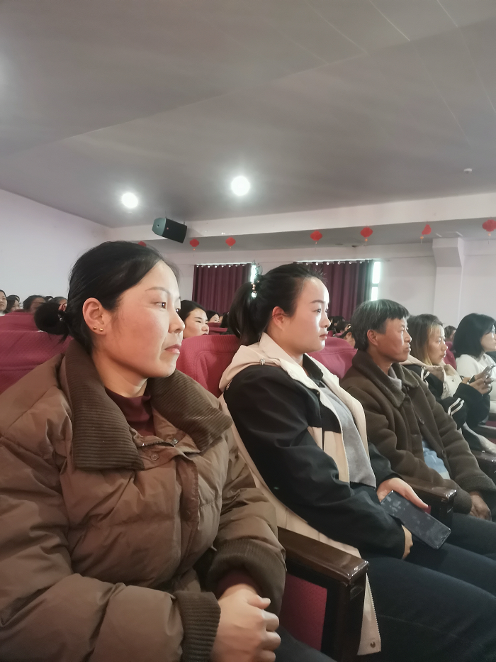 吾家有女初长成----民权县育才小学青妈课堂