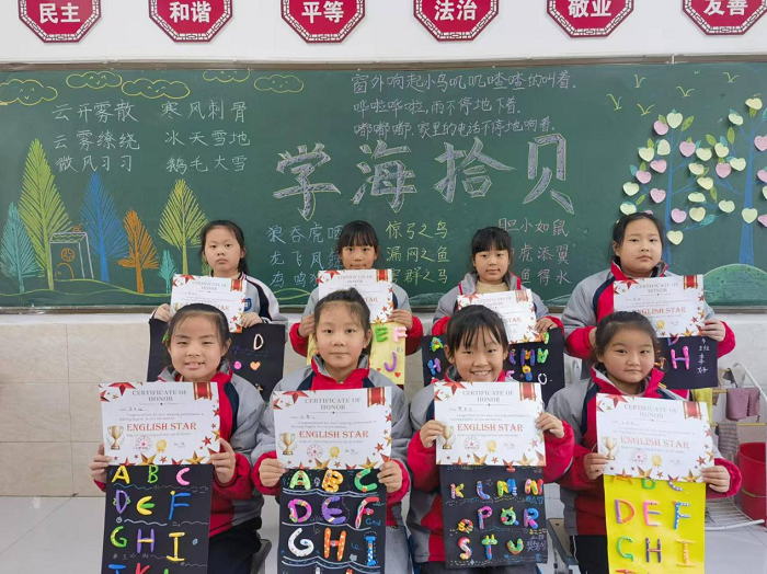 多彩英语，E起乐享 ——民权县育才小学英语创意活动
