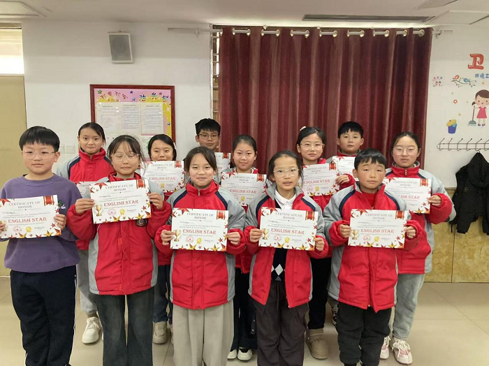 多彩英语，E起乐享 ——民权县育才小学英语创意活动