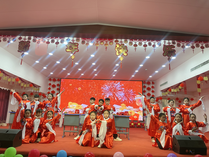 欢声笑语迎元旦  师生联欢启新年 ——民权县育才小学元旦联欢会