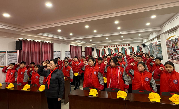 童心向雷锋 环保护家园 ——民权县育才小学雷锋日实践活动