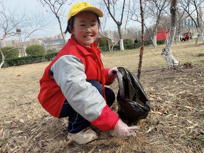童心向雷锋 环保护家园 ——民权县育才小学雷锋日实践活动