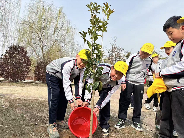 “植”此青绿  悦见春天   ——民权育才小学“3·12”植树节主题教育
