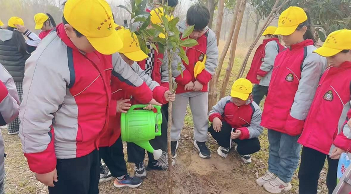 “植”此青绿  悦见春天   ——民权育才小学“3·12”植树节主题教育