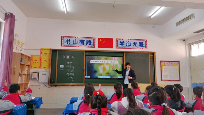 一花独放不是春，百花齐放春满园 ——民权县育才小学低年级语文听