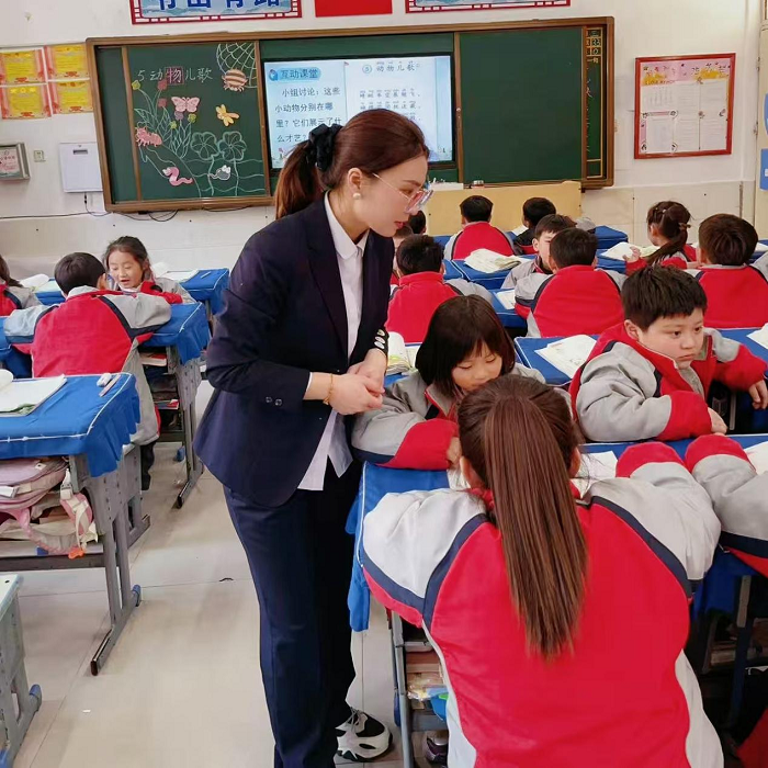 一花独放不是春，百花齐放春满园 ——民权县育才小学低年级语文听