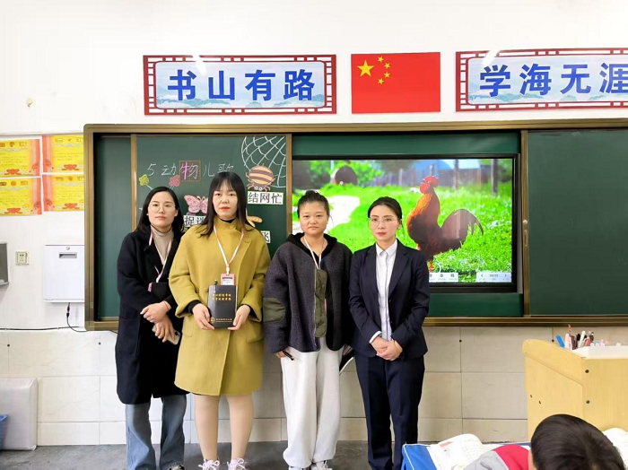 一花独放不是春，百花齐放春满园 ——民权县育才小学低年级语文听