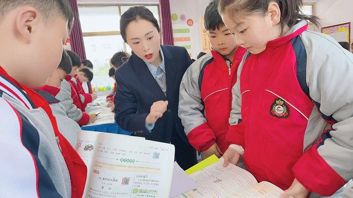 语文课堂展风采    听评研讨促提升                                ------- 民